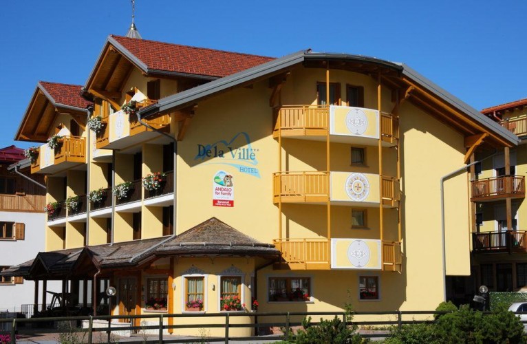 HOTEL DE LA VILLE          (ANDALO)   (TN)