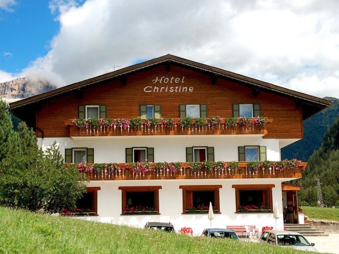 HOTEL  CHRISTINE       (CAMPITELLO DI FASSA)  (TN)