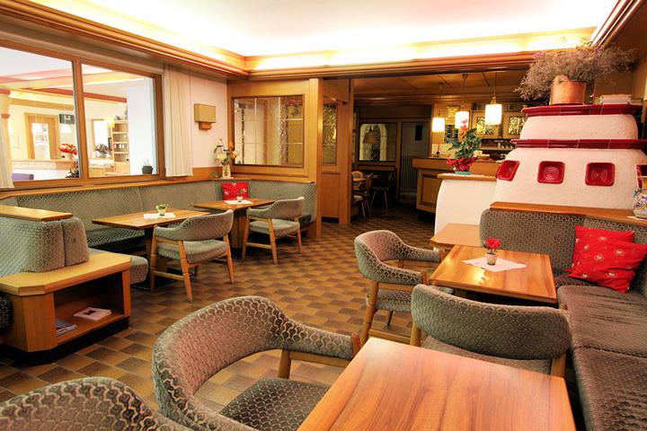 HOTEL  PRIMULA       (CAMPITELLO DI FASSA)   (TN)