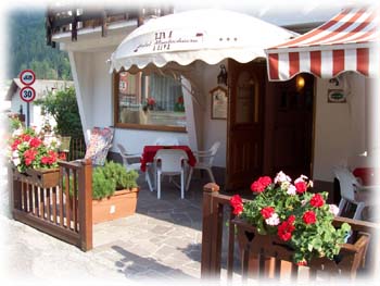 HOTEL  RESIDENCE  MONTECHIARA            (BASELGA DI PINE')  (TN)