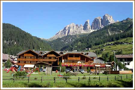 HOTEL  SELLA  RONDA                       (CAMPITELLO DI FASSA)  (TN)