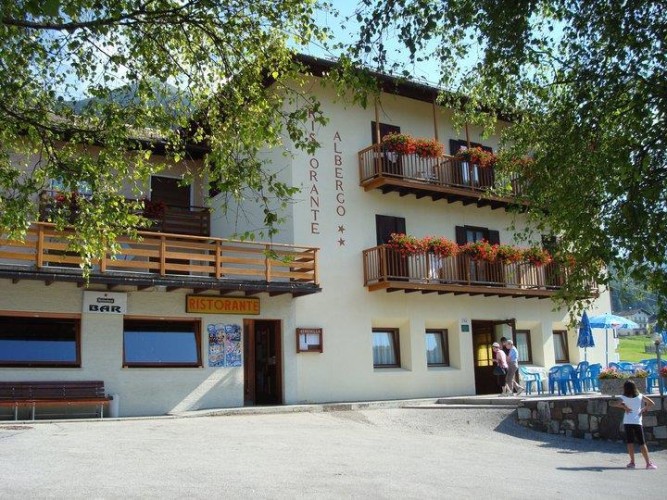 ALBERGO SERENELLA (CANAL SAN BOVO) (TN)
