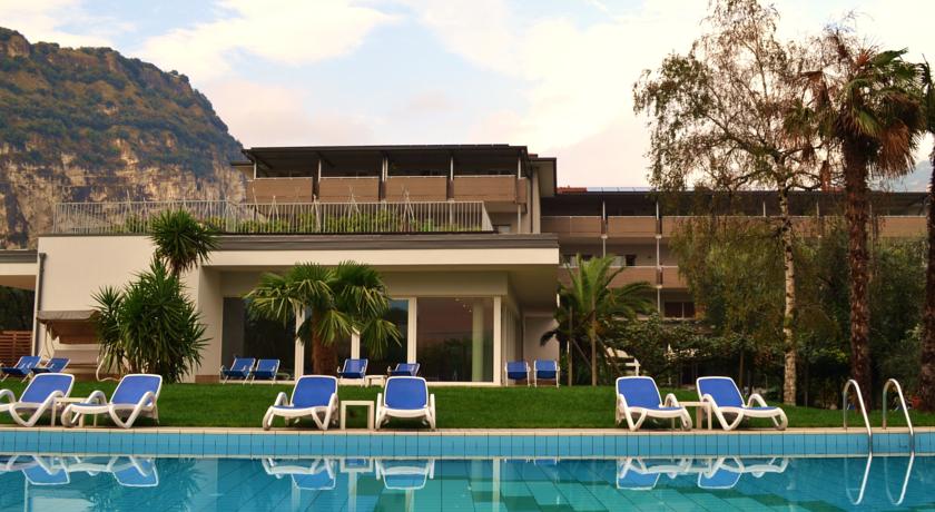 HOTEL VILLA FRANCA                 (RIVA DEL GARDA) (TN)