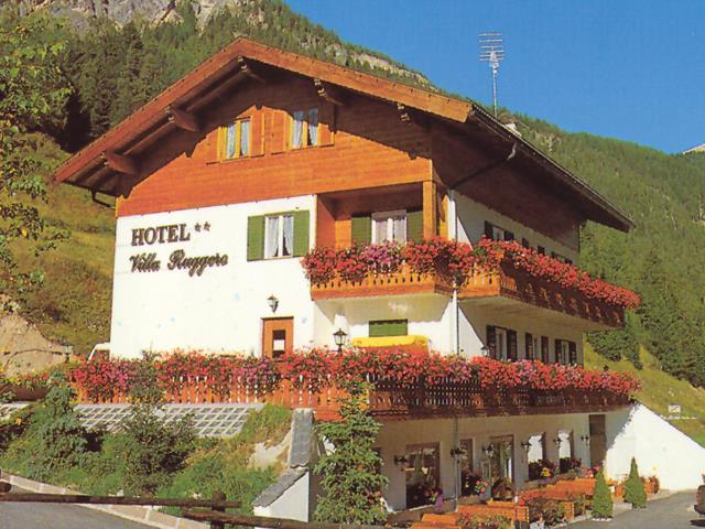 VILLA  RUGGERO  WINE   HOTEL   (CAMPITELLO DI FASSA)  (TN)