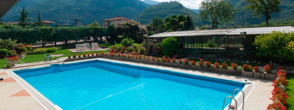 VILLAGGIO  HOTEL  AQUILA         (CALLIANO)  (TN)