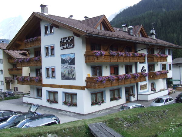 HOTEL  DE  MATIE            (CANAZEI)  (TN)