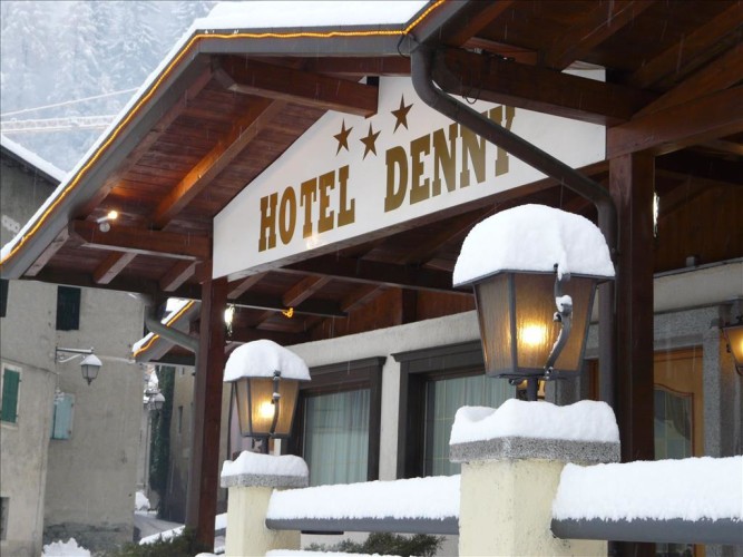 HOTEL  DENNY                 (CARISOLO)  (TN)