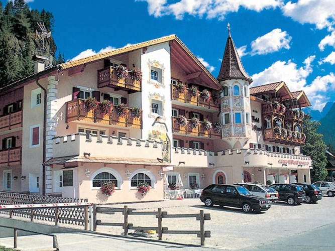 HOTEL EL CIASEL                    (CANAZEI)  (TN)