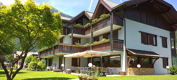 HOTEL LA FELCE   B&B                               (CARISOLO)  (TN)