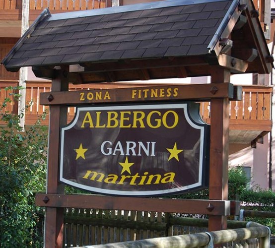 ALBERGO GARNI' MARTINA                   (CARISOLO)  (TN)