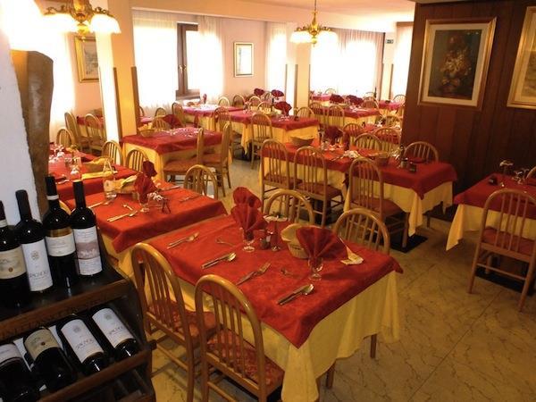 HOTEL  ORSO  GRIGIO        (CARISOLO)  (TN)