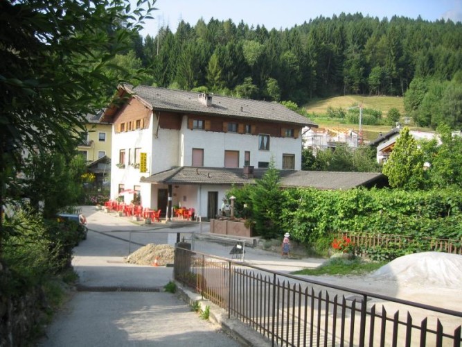 ALBERGO LOCANDA AI CAMPREGHERI            (CENTA SAN NICOLO')  (TN)