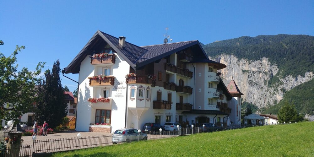 HOTEL  BELVEDERE                                               (FAI DELLA PAGANELLA) (TN)