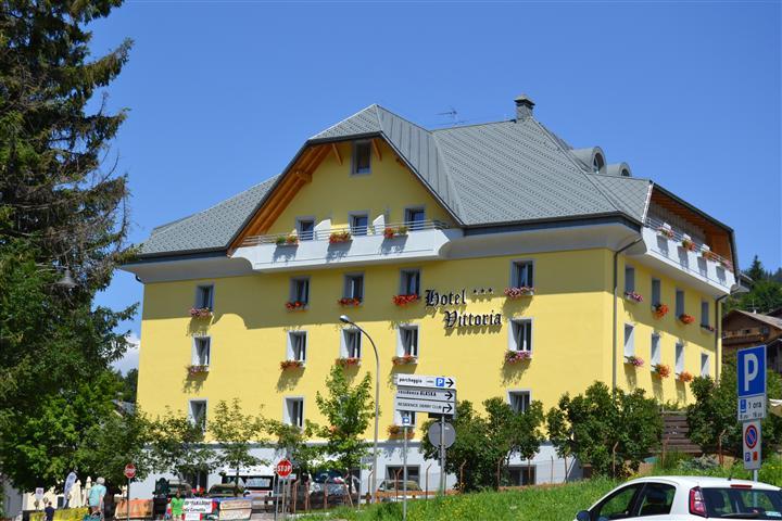 HOTEL  VITTORIA                                                                                     (FOLGARIA)  (TN)