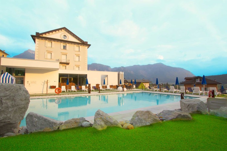 BELLAVISTA  RELAX  HOTEL                                  (LEVICO TERME)  (TN)