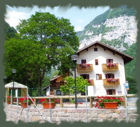ALBERGO AL LAGO (FIERA DI PRIMIERO) (TN)