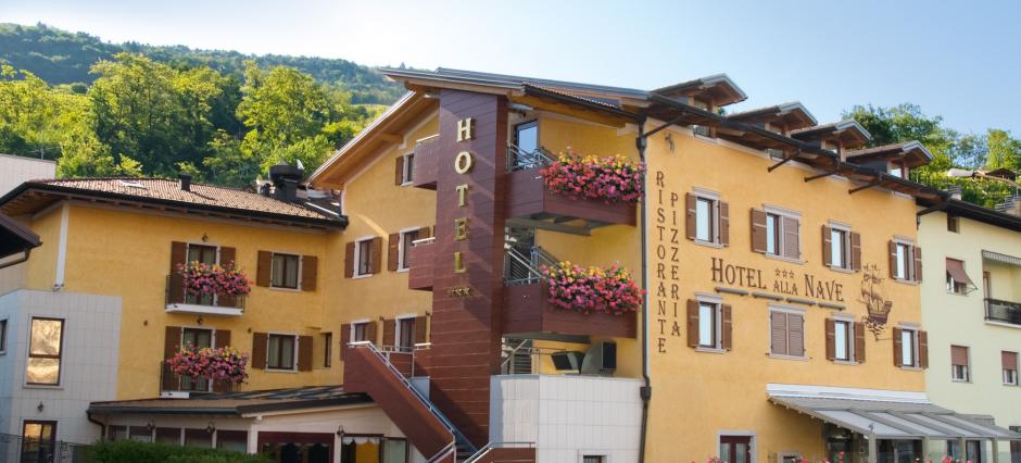 HOTEL ALLA  NAVE                                                                    (LAVIS)  (TN)