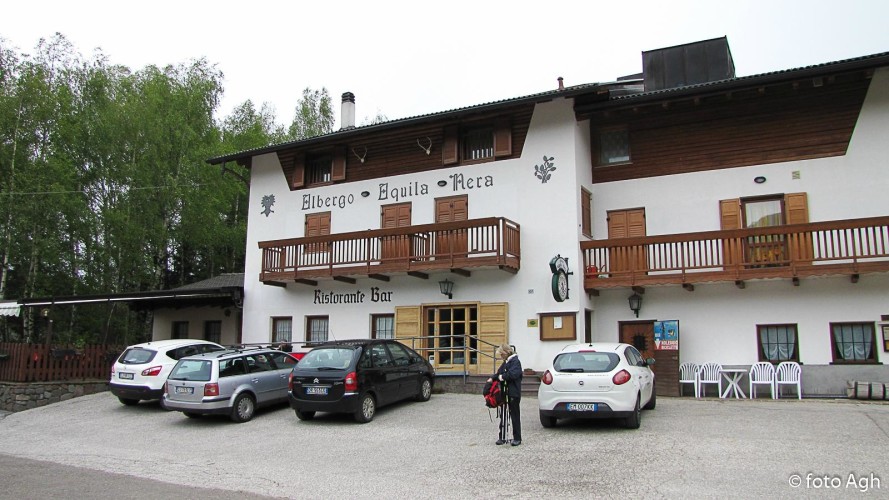 ALBERGO  AQUILA NERA                                                                              (FRASSILONGO) (TN)