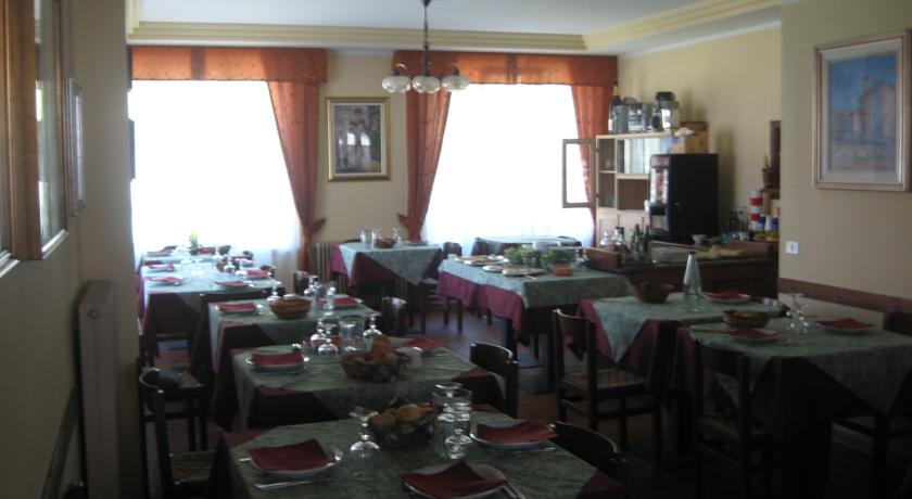 HOTEL  BELLARIA                                                                                           (LAVARONE) (TN)