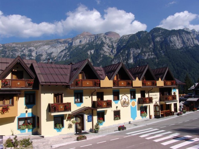 HOTEL BELVEDERE                                                                                                                                 (FOLGARIDA)  (TN)