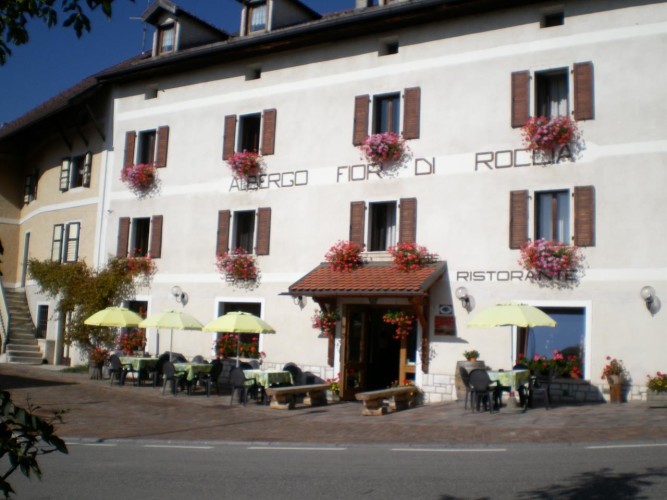 ALBERGO FIOR DI ROCCIA            (LAVARONE) (TN)