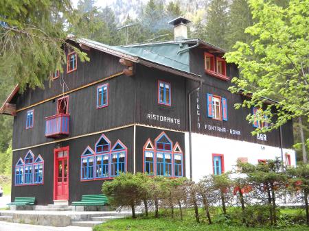 RIFUGIO  FONTANA BONA                                                                          (GIUSTINO - PINZOLO)  (TN)