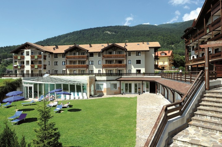 GOLF HOTEL   BLU HOTELS                                                                      (FOLGARIA) (TN)