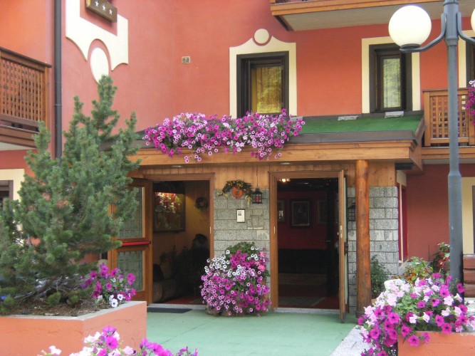 HOTEL  GRAN  BAITA                                                                                                           (FOLGARIDA) (TN)