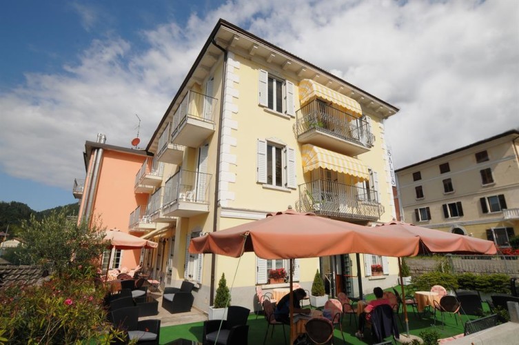 HOTEL AL SALUS                                       (LEVICO TERME)  (TN)