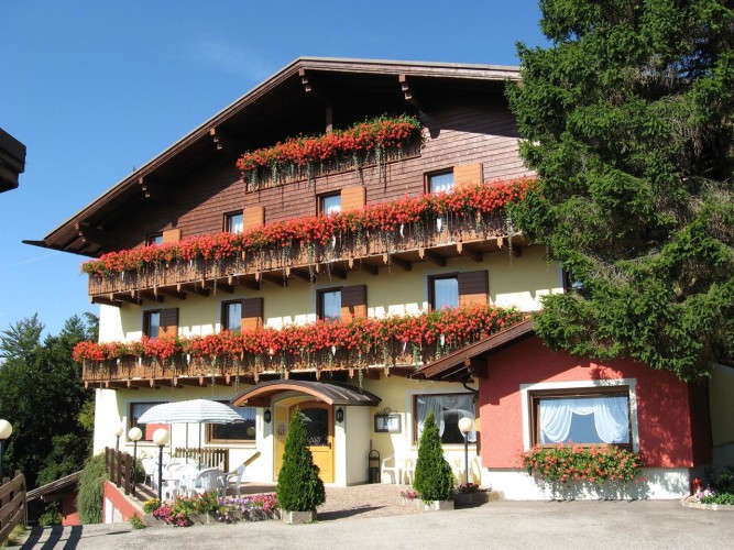 ALBERGO VILLA CRISTINA (SERRADA DI FOLGARIA) (TN)