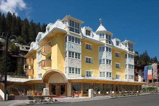 ALPEN  SUITE  HOTEL                                         (MADONNA DI CAMPIGLIO)  (TN)