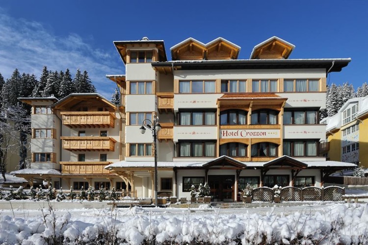 HOTEL  CROZZON        (MADONNA DI CAMPIGLIO)     (TN)