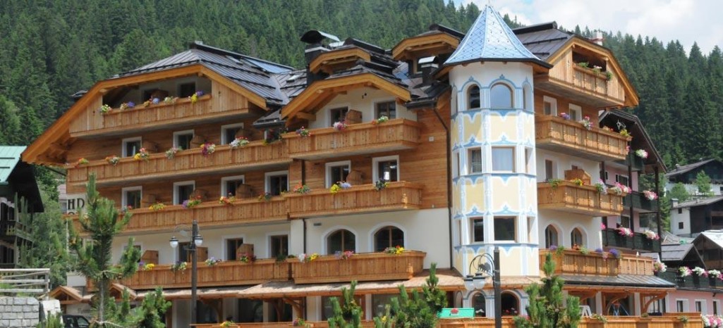 HOTEL  DIANA       (MADONNA DI CAMPIGLIO)   (TN)