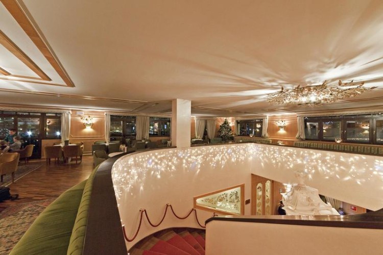 SPINALE HOTEL                                            (MADONNA DI CAMPIGLIO)  (TN)