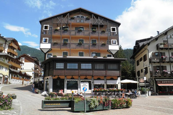 HOTEL SPORT  CAMPIGLIO      (MADONNA DI CAMPIGLIO)   (TN)