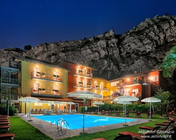 AKTIVHOTEL  SANTALUCIA                   (NAGO-TORBOLE) (TN)