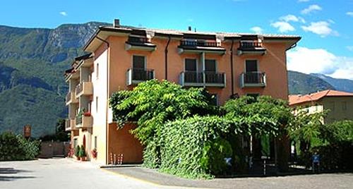 HOTEL  DRAGO         (MEZZOCORONA) (TN)