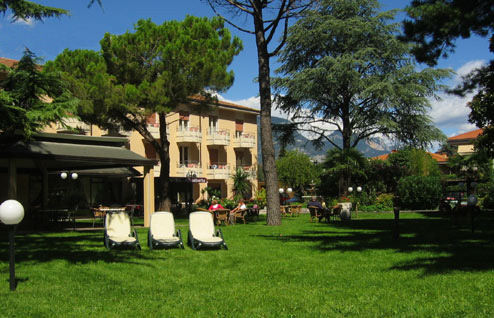 HOTEL  ELISABETTA         (NAGO-TORBOLE)  (TN)