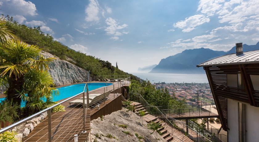 HOTEL FORTE CHARME      (NAGO-TORBOLE)   (TN)