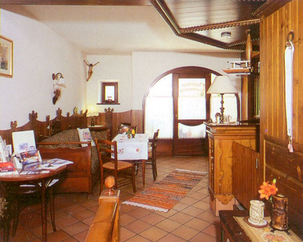 ALBERGO  RISTORANTE  LA  LONTRA (MEZZANO)   (TN)