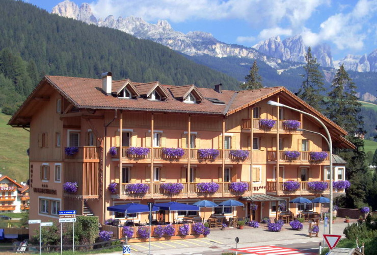 HOTEL VALLECHIARA (MOENA) (TN)