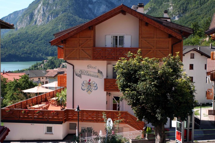 HOTEL GARNI' VILLANOVA                   (MOLVENO) (TN)