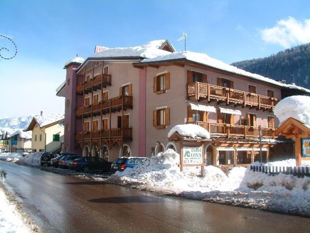 HOTEL COVA                    (PELLIZZANO) (TN)