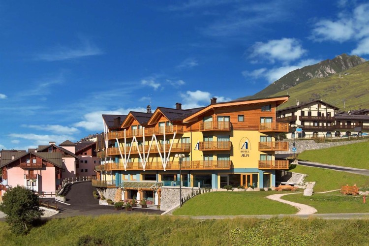 HOTEL DELLE ALPI                        (PASSO DEL TONALE) (TN)