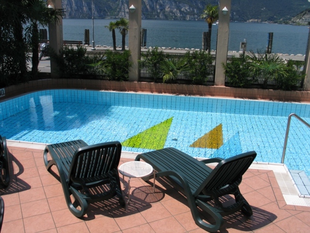 HOTEL IFIGENIA                      (NAGO - TORBOLE) (TN)