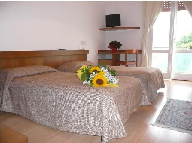 HOTEL TURISMO                     (PERGINE VALSUGANA) (TN)