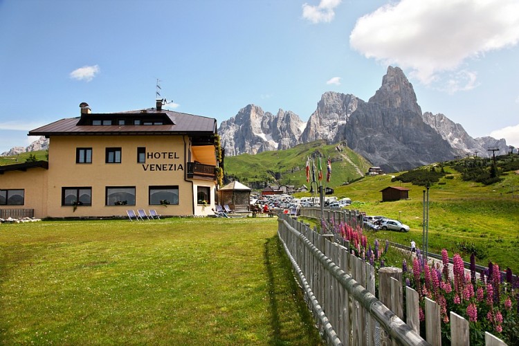 HOTEL VENEZIA                                  (PASSO ROLLE) (TN)