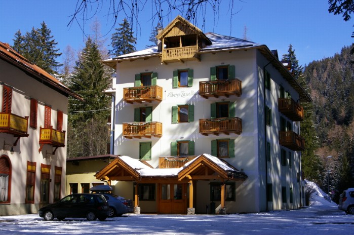 HOTEL  ZANELLA                                            (PEJO - FONTI) (TN)