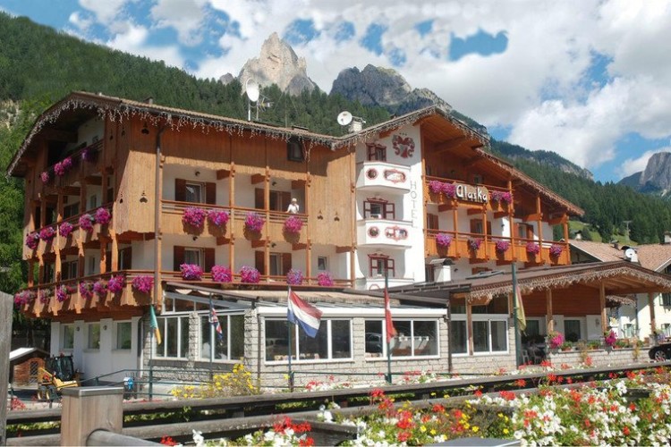 HOTEL CHALET ALASKA                 (POZZA DI FASSA) (TN)