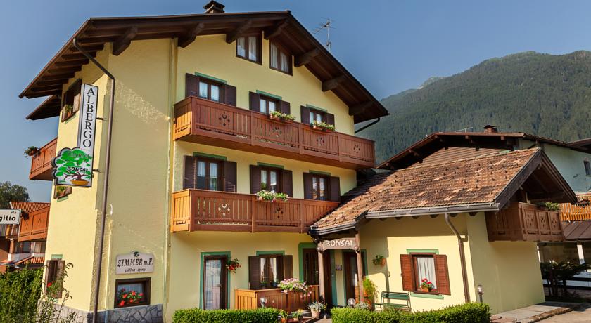 HOTEL GARNI' BONSAI                    (PINZOLO) (TN)